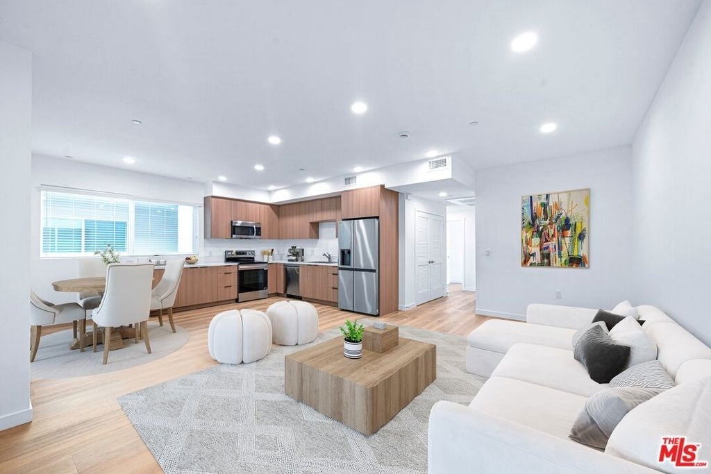 14811 Erwin Street - Photo 4