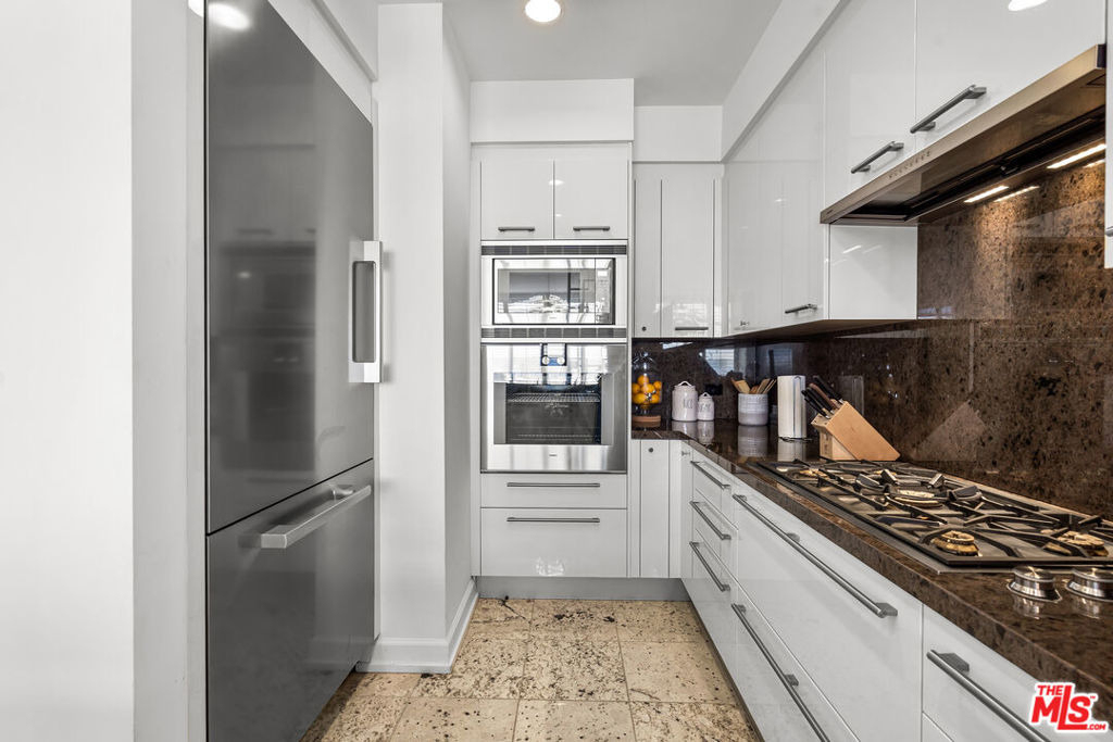900 W Olympic Boulevard - Photo 4