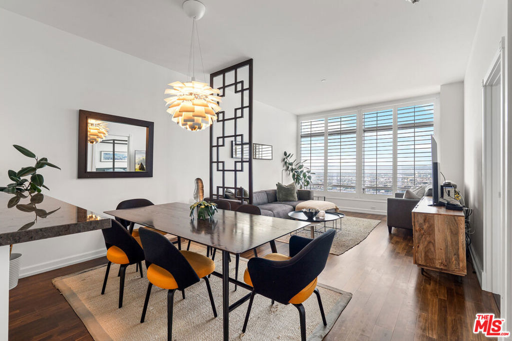 900 W Olympic Boulevard - Photo 2