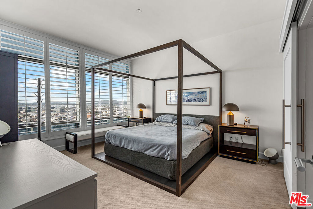 900 W Olympic Boulevard - Photo 21