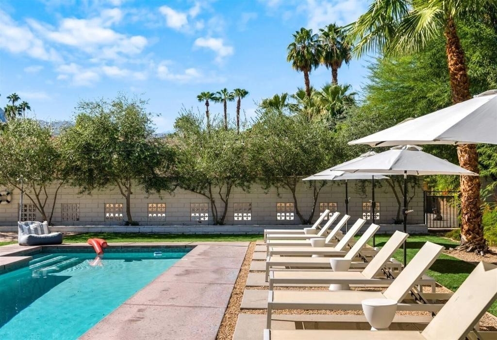 72382 Desert Drive - Photo 2