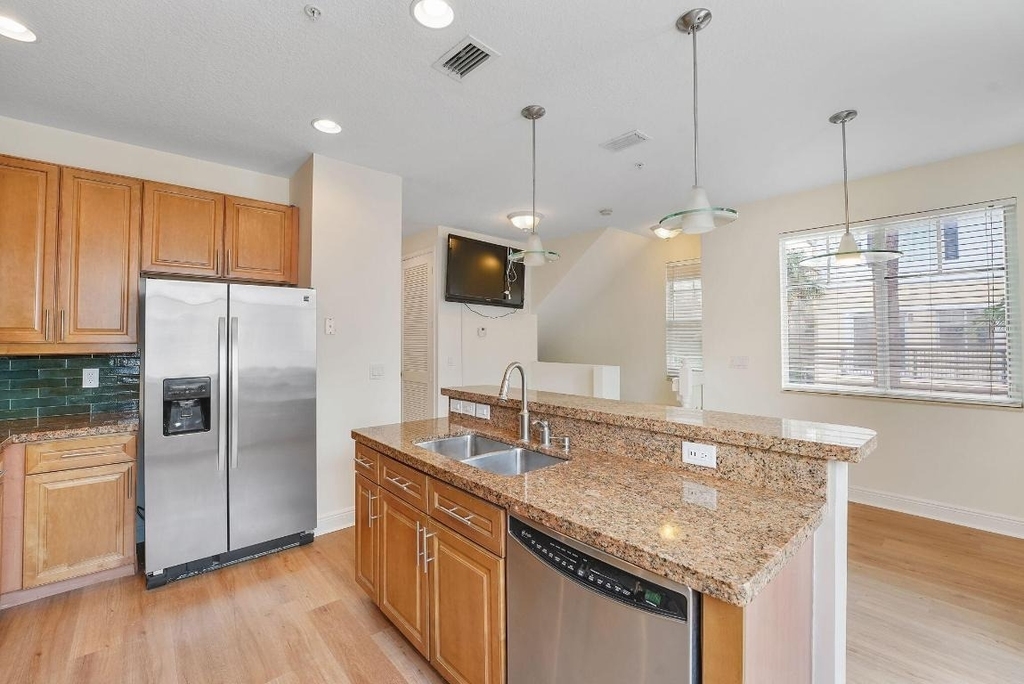 560 Nw 39th Circle - Photo 13