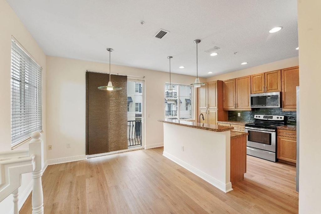 560 Nw 39th Circle - Photo 10