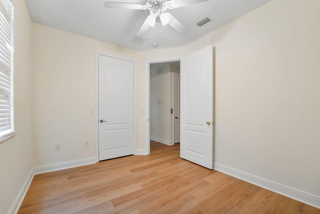 560 Nw 39th Circle - Photo 18