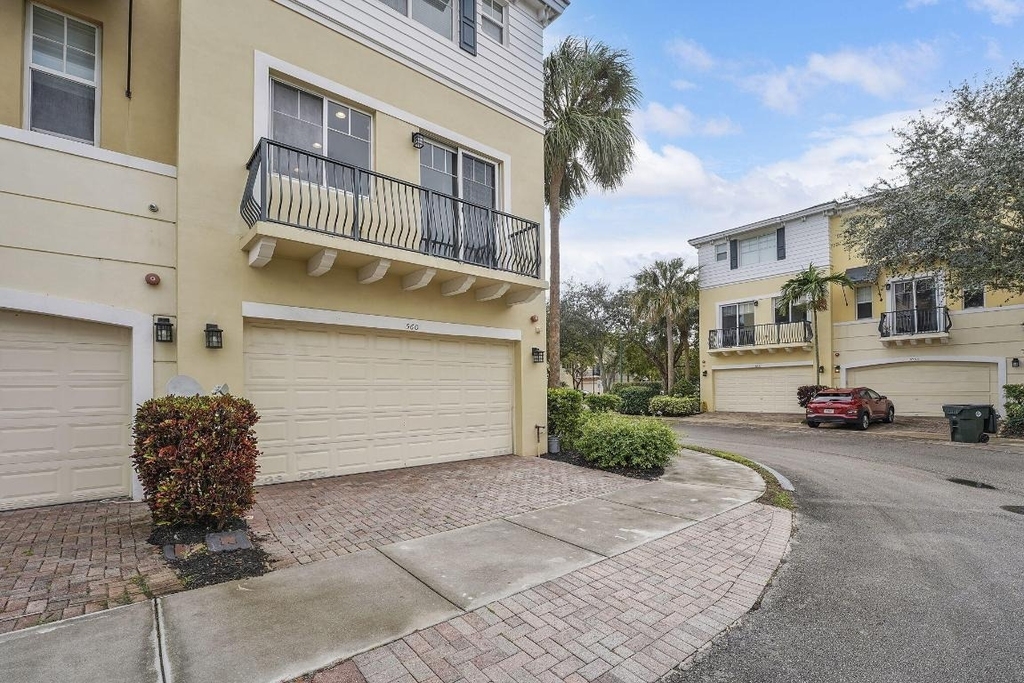 560 Nw 39th Circle - Photo 3