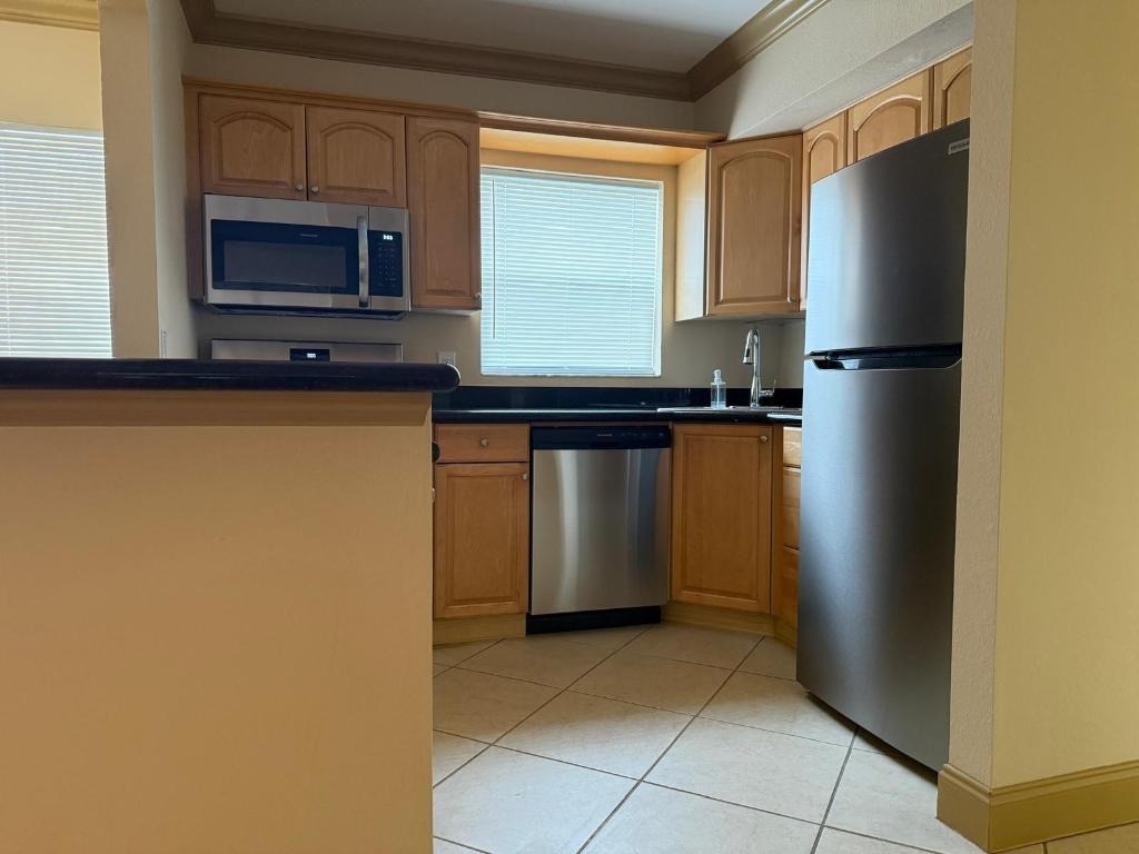 744 Ne 14th Avenue - Photo 4