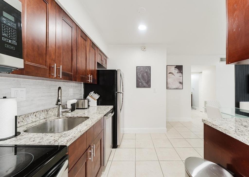 1800 Nw 4th Avenue - Photo 10
