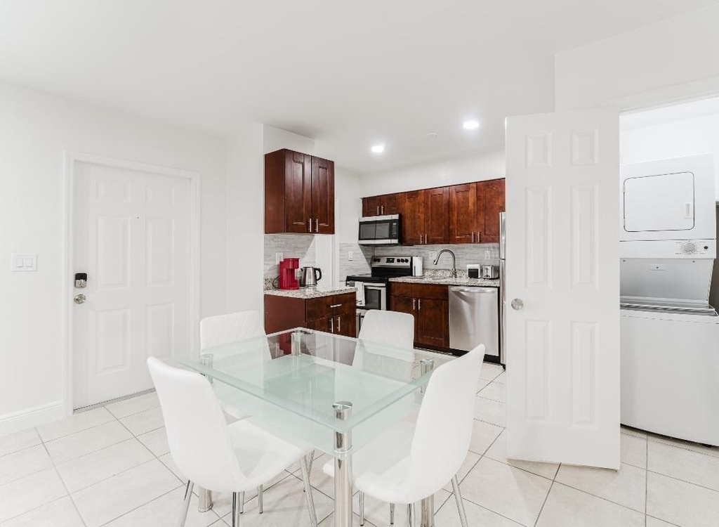 1800 Nw 4th Avenue - Photo 8