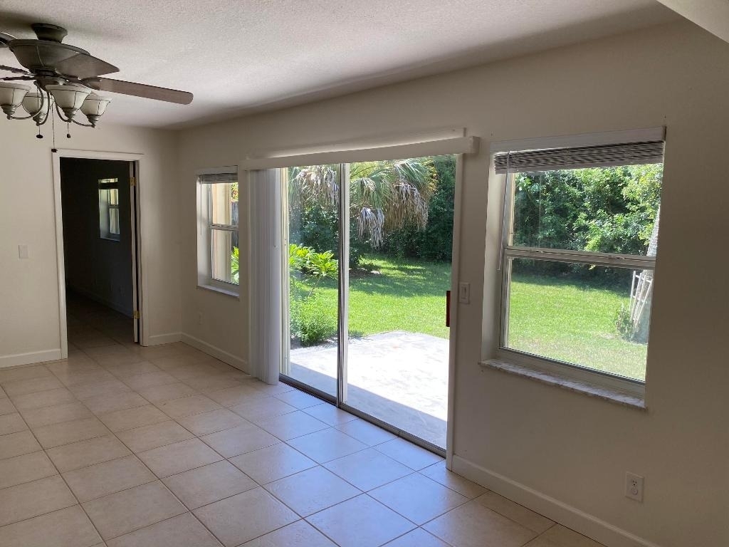 956 Tulip Lane - Photo 17