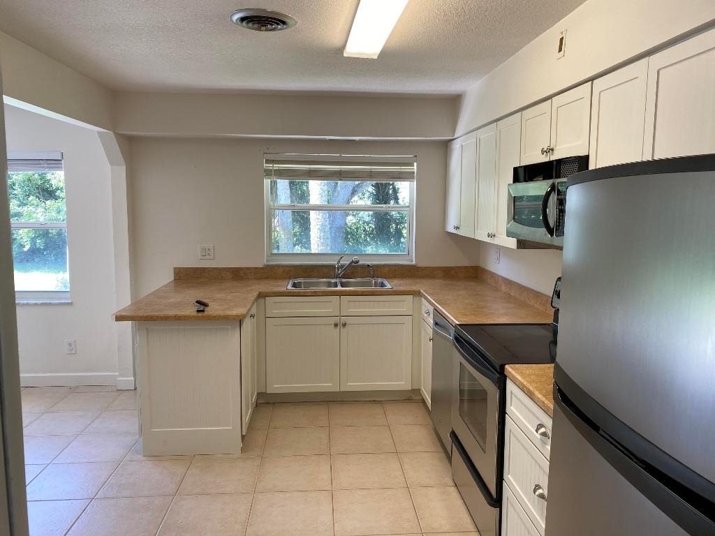 956 Tulip Lane - Photo 6
