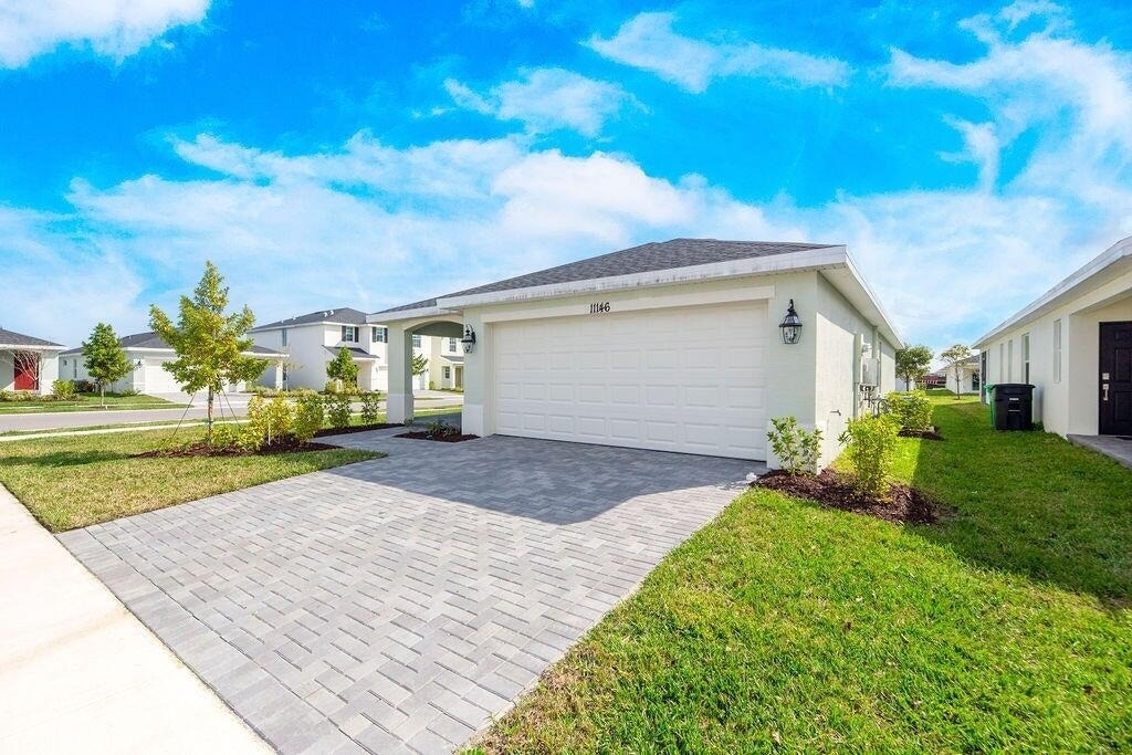 11146 Nw Fernbrook Drive - Photo 1