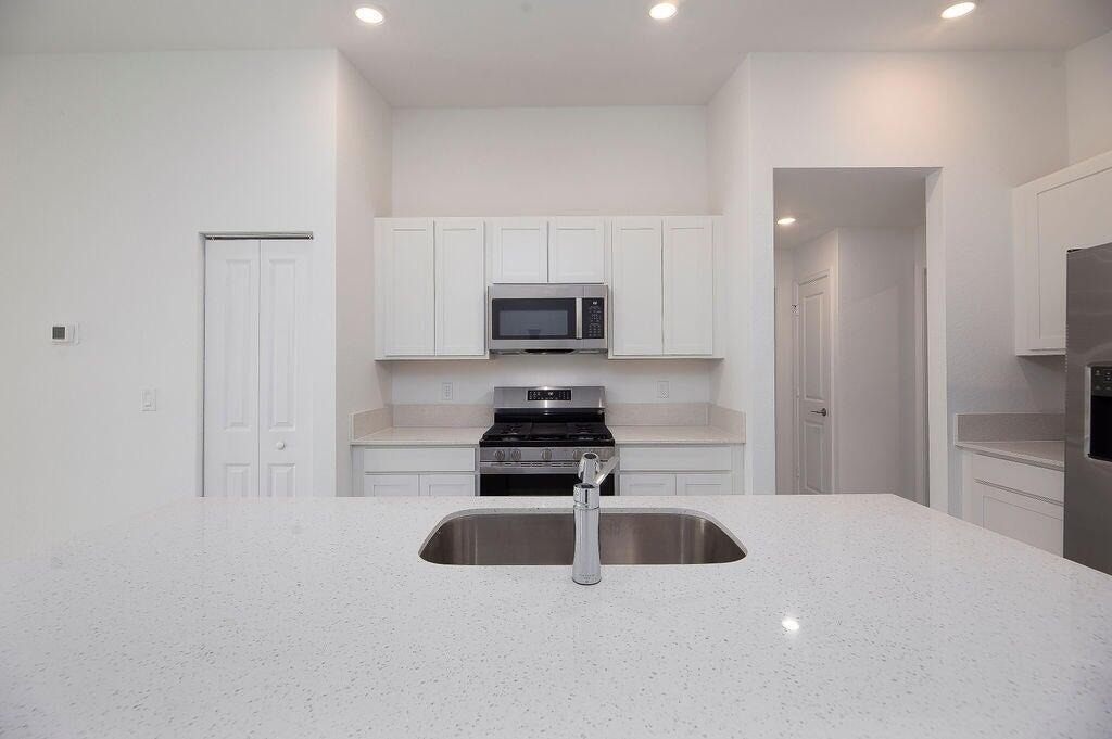 11146 Nw Fernbrook Drive - Photo 4