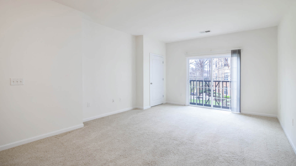 6210 Belcrest Road - Photo 12