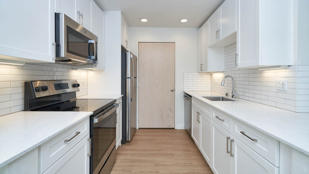 8700 Northeast Bothell Way - Photo 4
