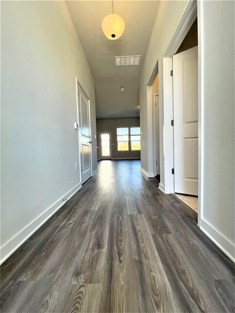 15110 Forum Ave - Photo 6