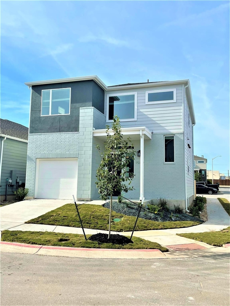 15110 Forum Ave - Photo 2