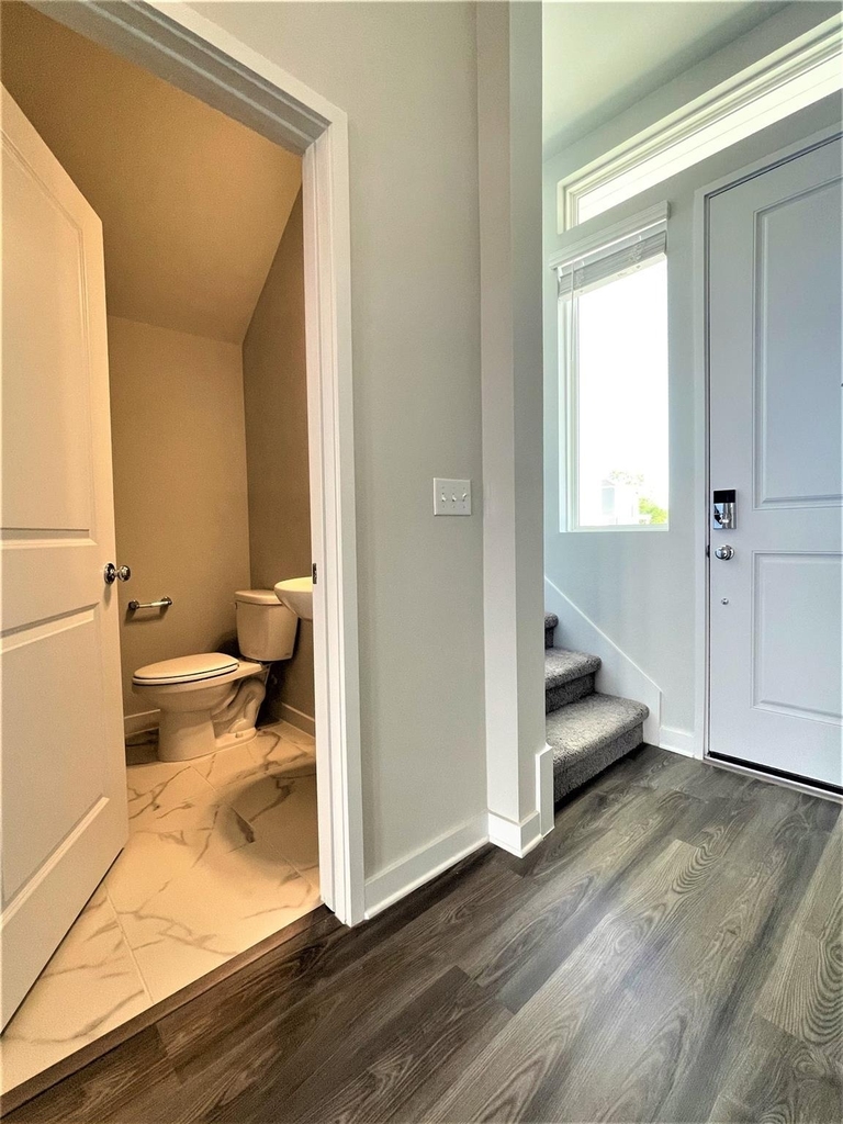 15110 Forum Ave - Photo 10