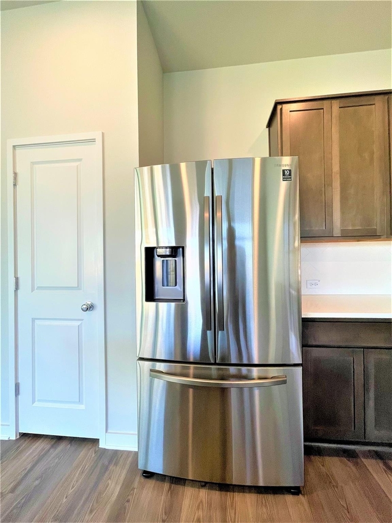 15110 Forum Ave - Photo 17