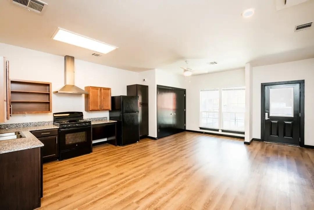715 N 16th St - Photo 13