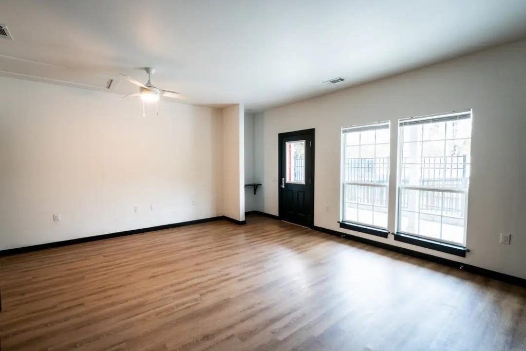 715 N 16th St - Photo 9