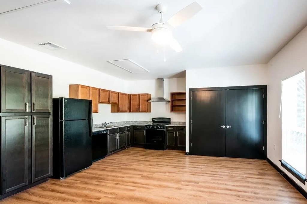 715 N 16th St - Photo 14
