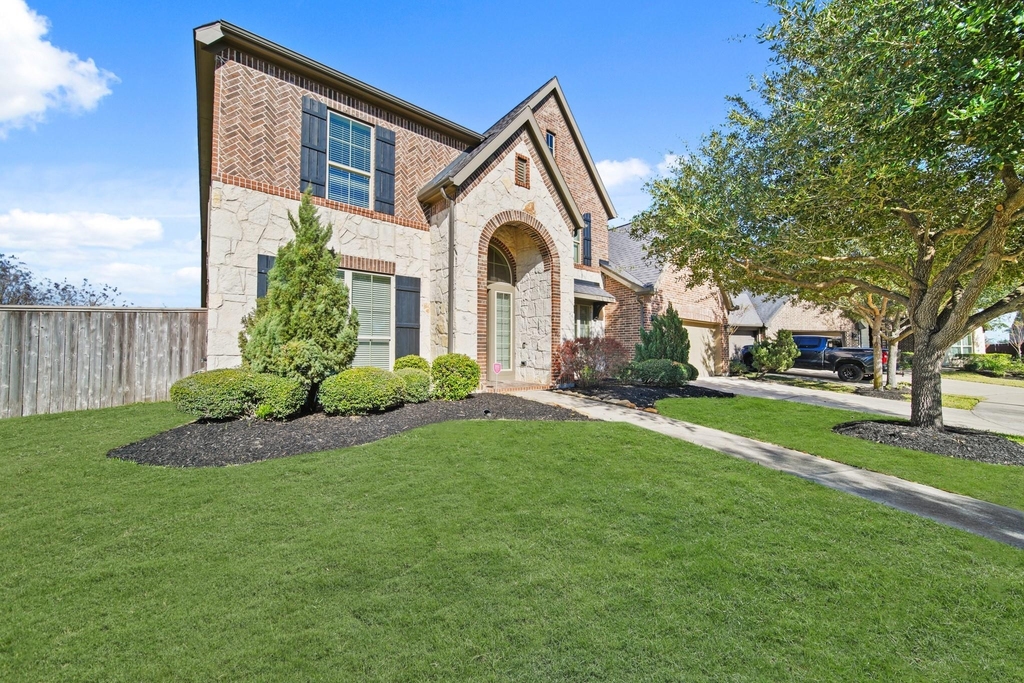 2523 Crossvine Drive - Photo 2