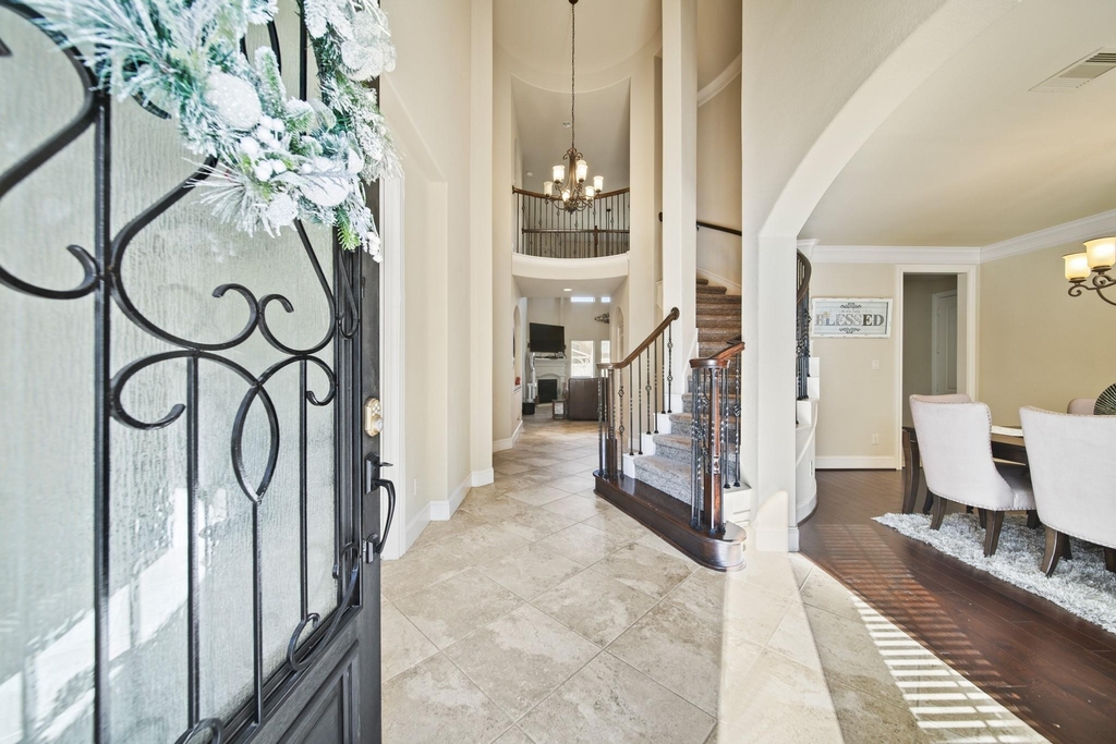 2523 Crossvine Drive - Photo 3
