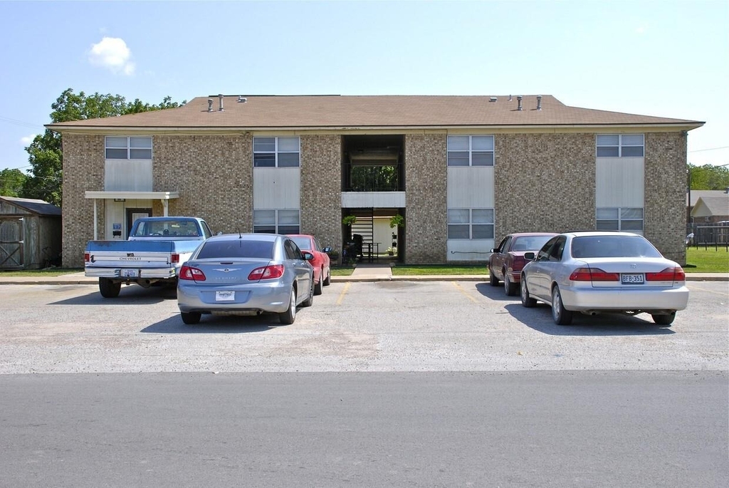 108 Godley Avenue - Photo 0
