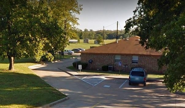 902 Dallas Street - Photo 2