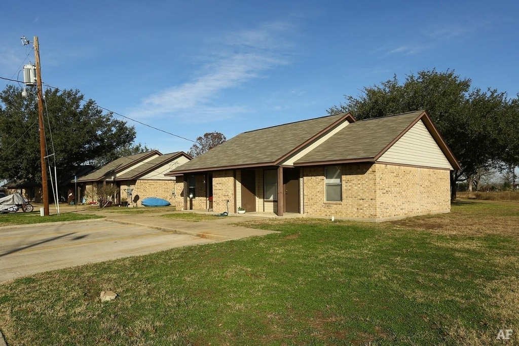 12943 Hwy 142 - Photo 2