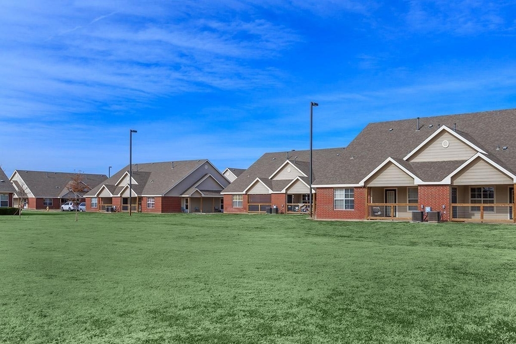 1600 W Clements Street - Photo 1
