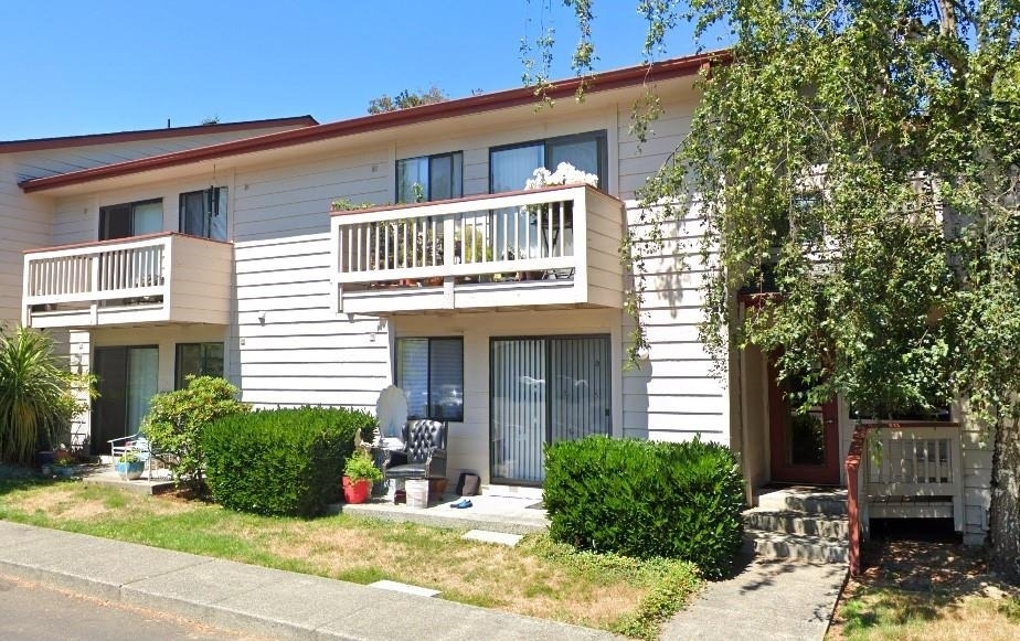 200 High School Road Ne - Photo 2