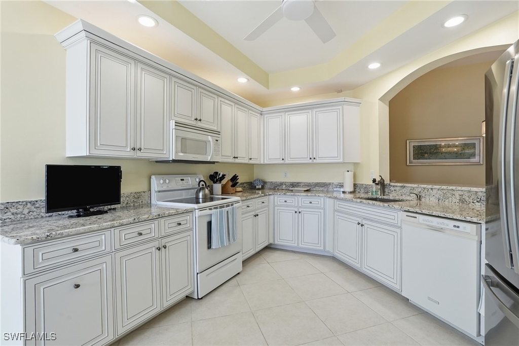 7048 Pelican Bay Boulevard - Photo 13