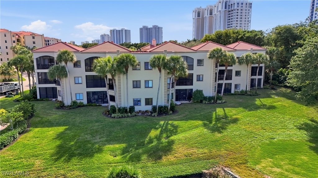 7048 Pelican Bay Boulevard - Photo 39