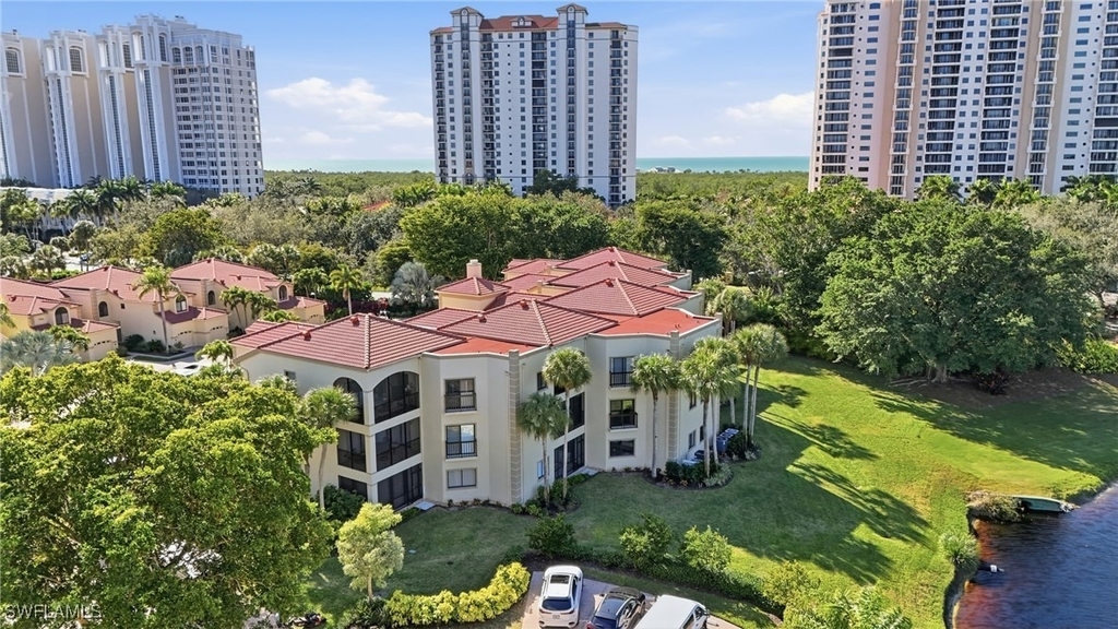 7048 Pelican Bay Boulevard - Photo 40