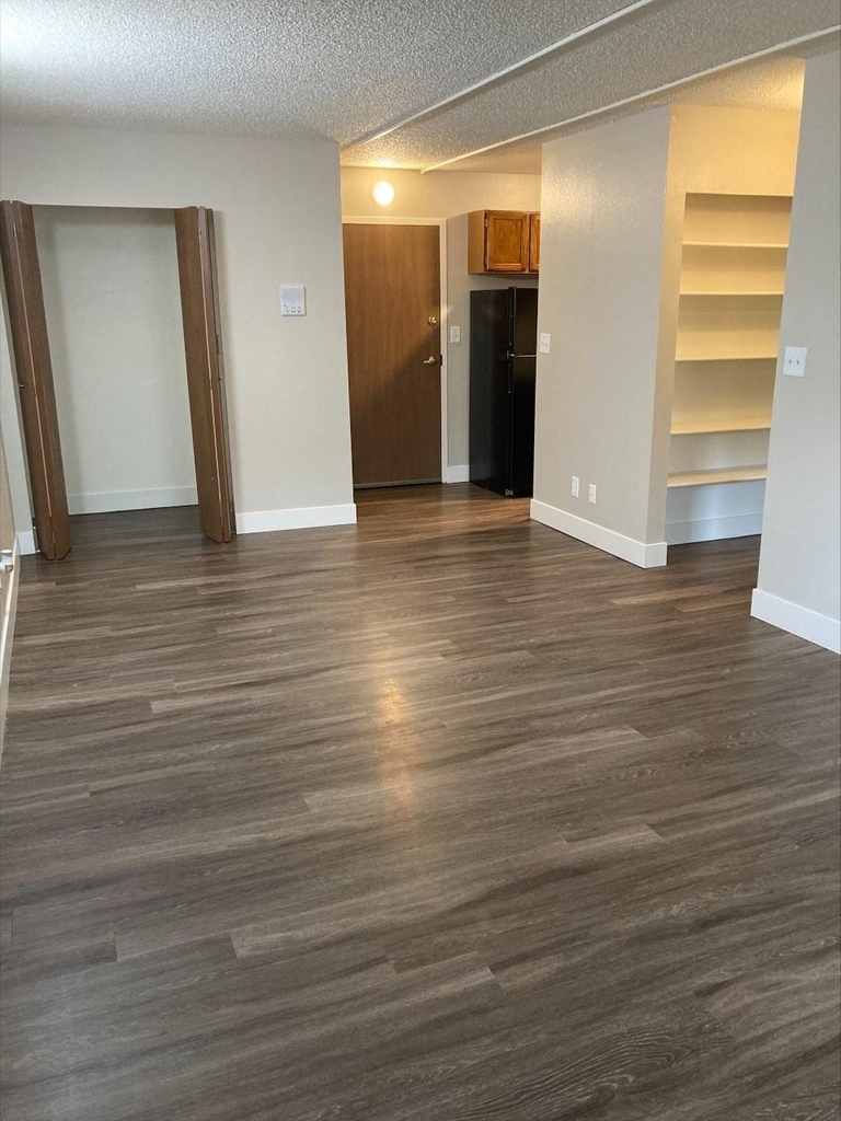 1411 8th St - Photo 1