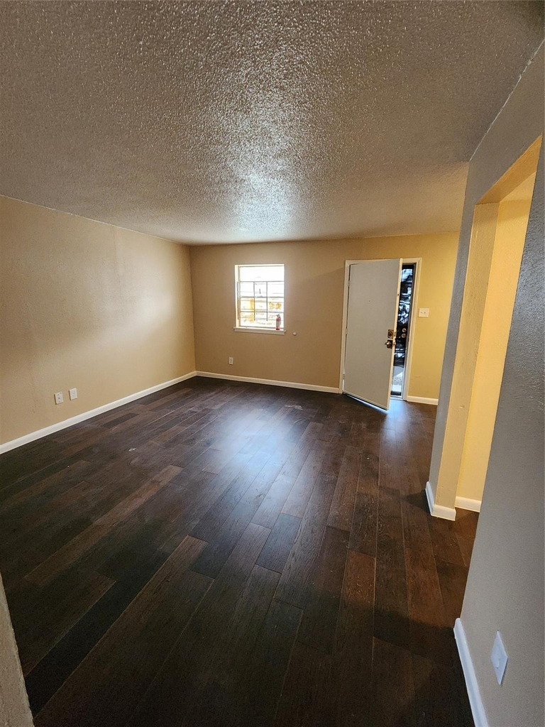 4311 Yellowstone Boulevard - Photo 6