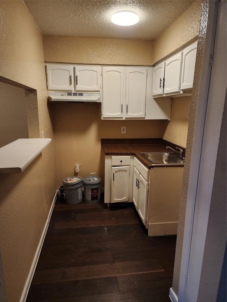 4311 Yellowstone Boulevard - Photo 1