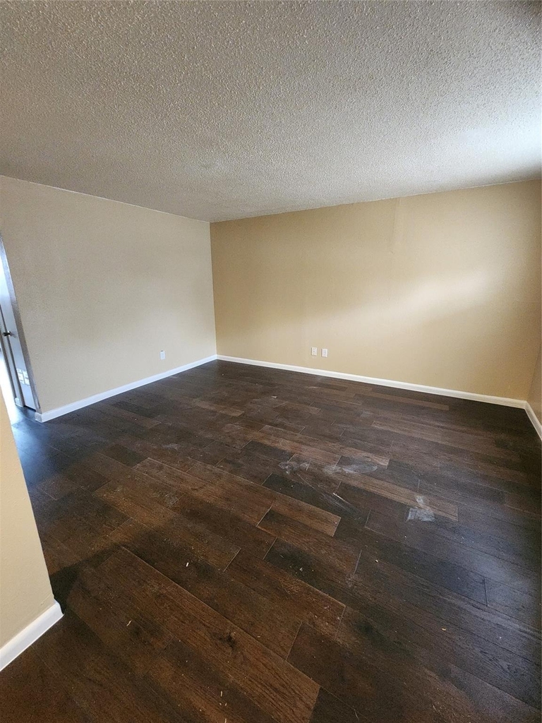 4311 Yellowstone Boulevard - Photo 2