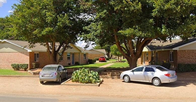 1100 12th St - Photo 4