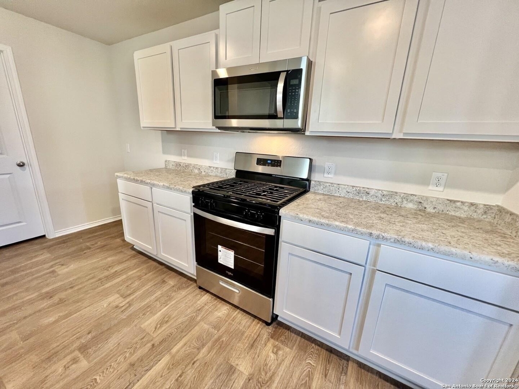 13806 Valley Patch - Photo 7