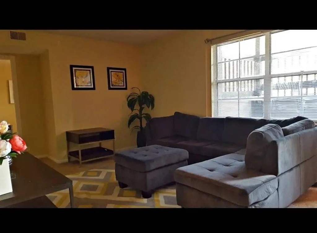 1301 S Scott Ave - Photo 8