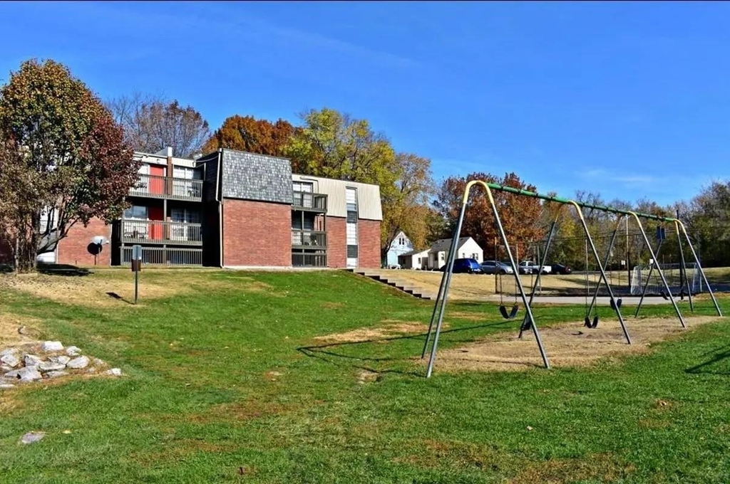 1301 S Scott Ave - Photo 4