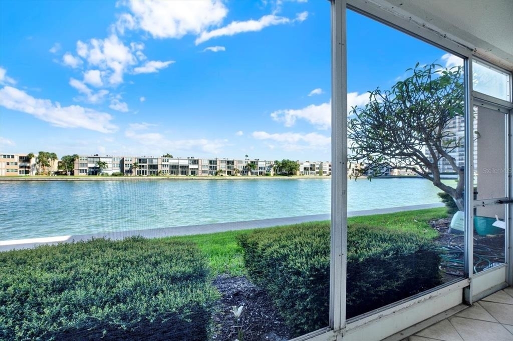 7625 Sun Island Drive S - Photo 2