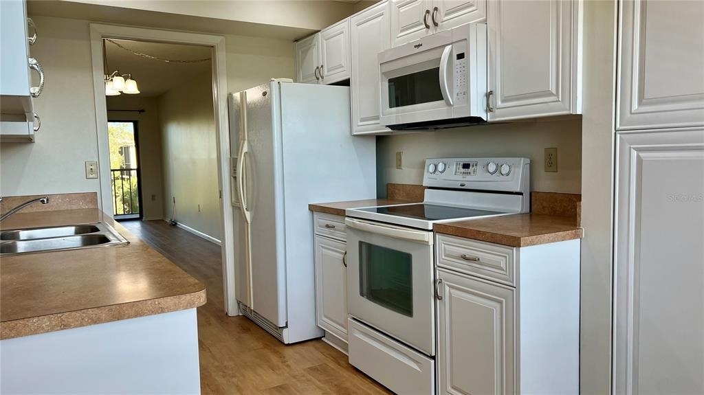 505 30th Avenue W - Photo 1