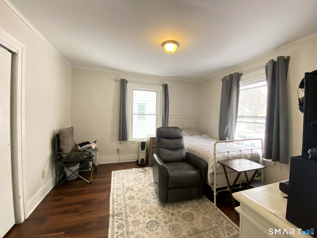 70 Woodbine Street - Photo 3