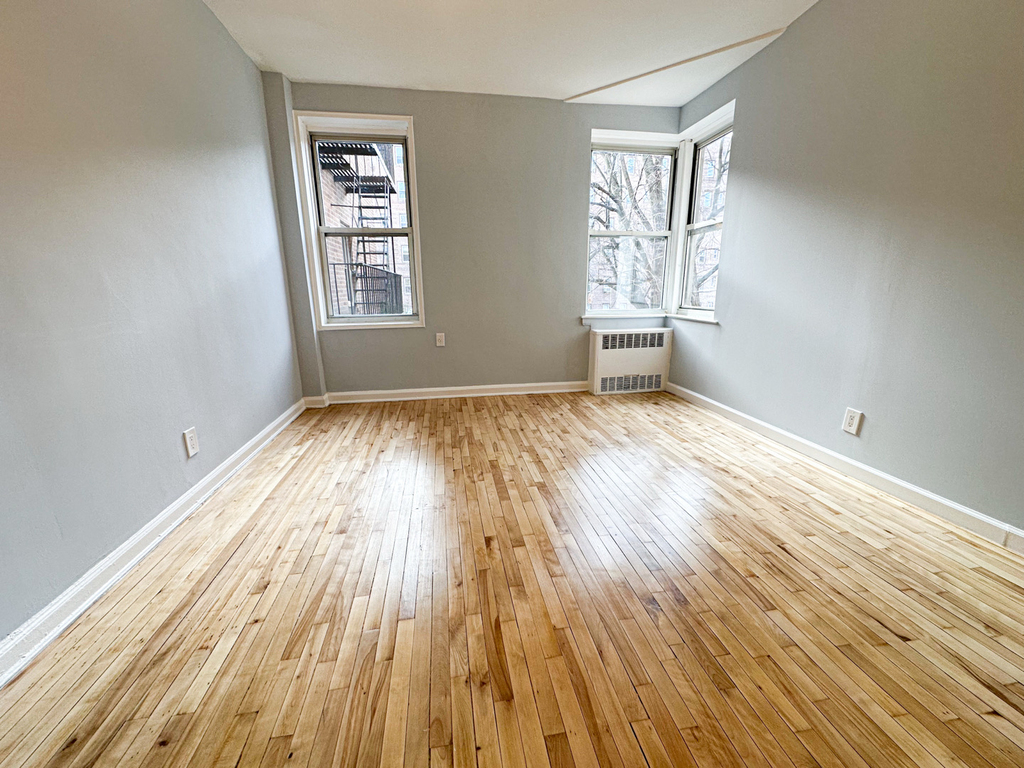 85-11 34th Avenue - Photo 9