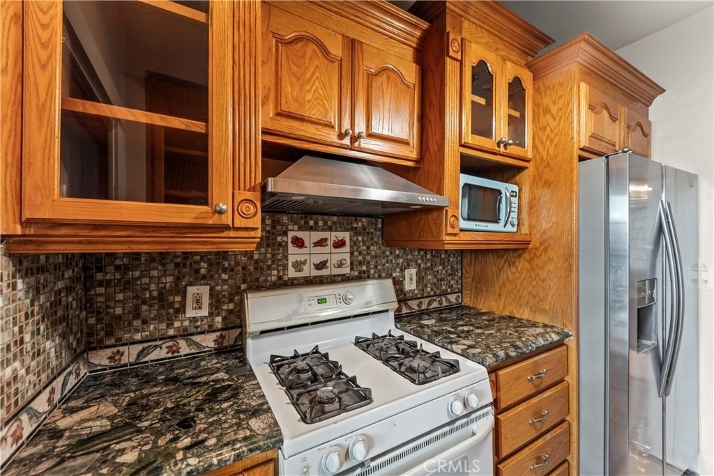 1065 Laguna - Photo 5