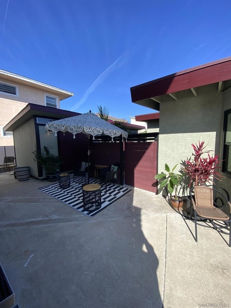 3042 Newell Dr - Photo 3