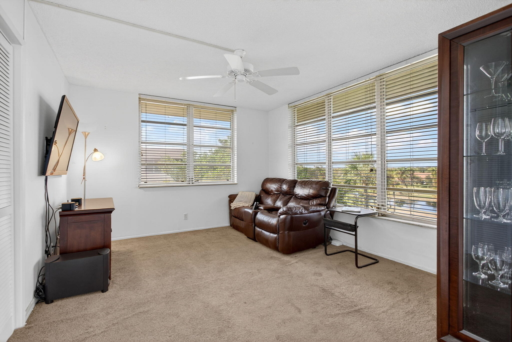 3960 Oaks Clubhouse Drive - Photo 26